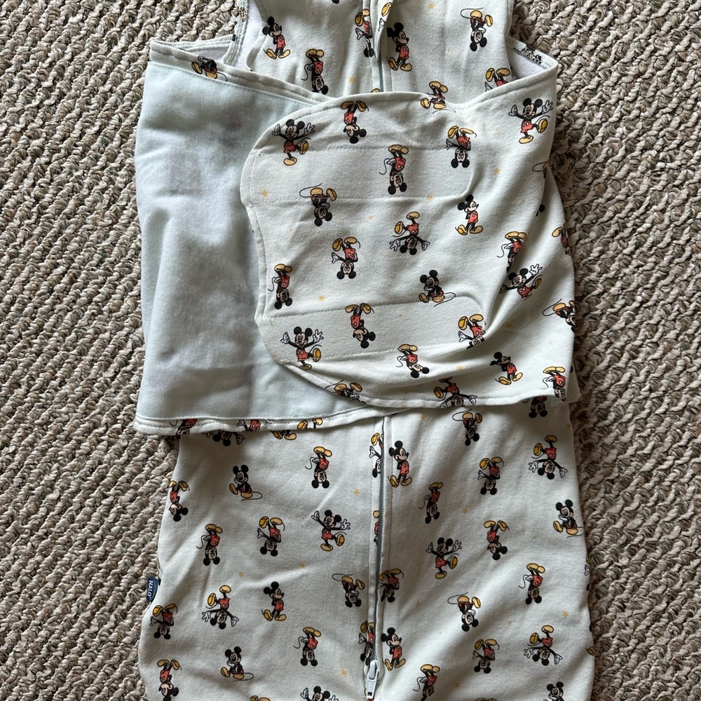 HALO Sleepsack Swaddle Size Small Disney Baby Mickey Mouse